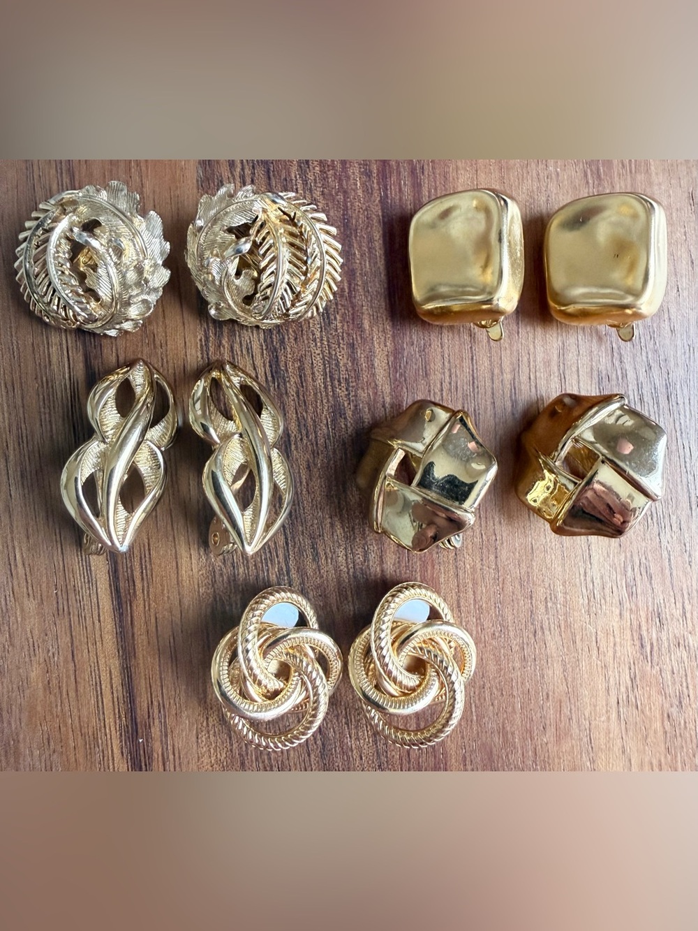 Lot of 5 Vintage Gold-Tone Knot & Leaf Clip-On Lisner Monet Earrings